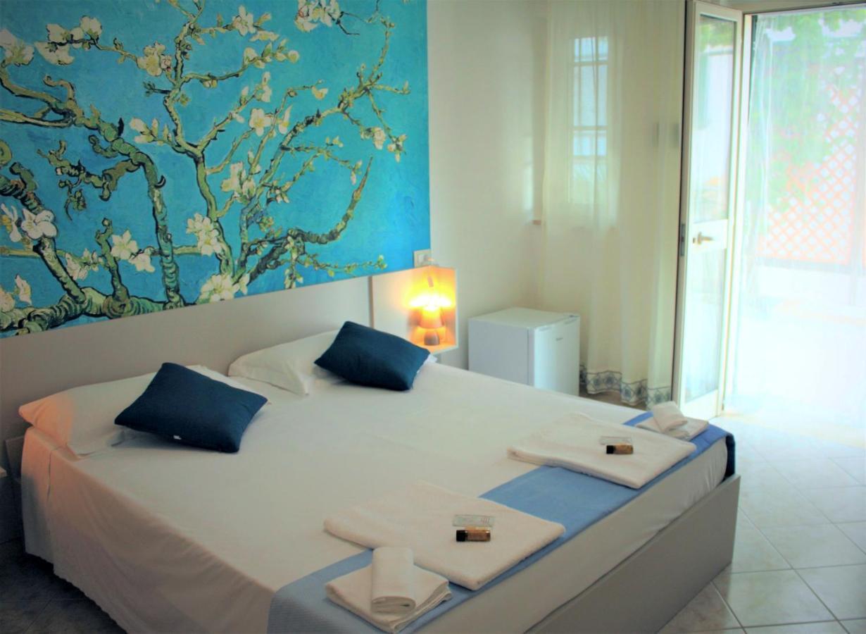 Vila Sejuda Hotel Peschici Bagian luar foto